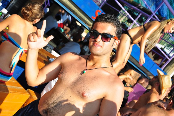 Champagne Showers @ Edde Sands